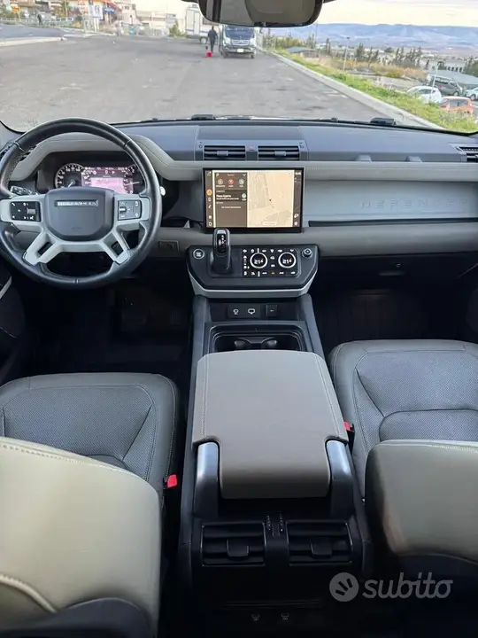 Land Rover Defender 110 2022 photo 5