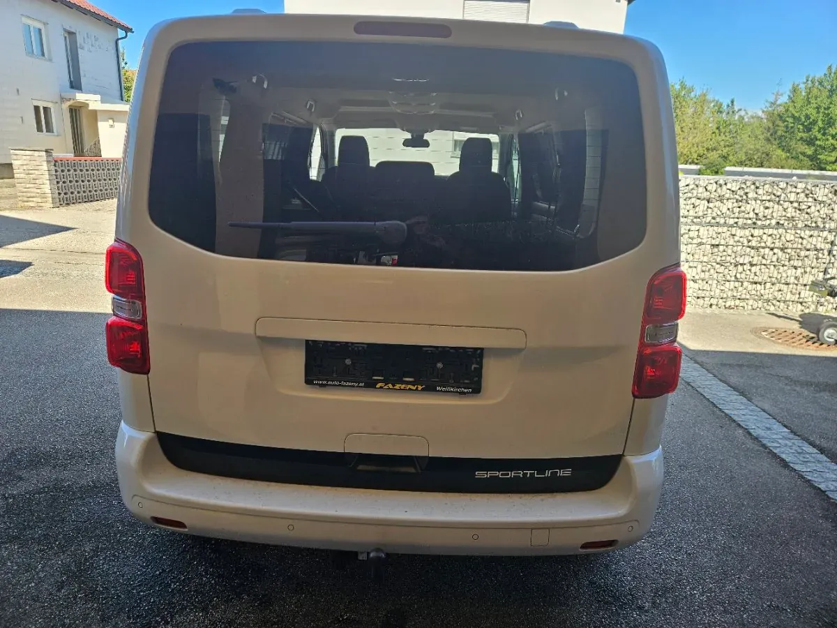 Opel Zafira 2021 photo 2