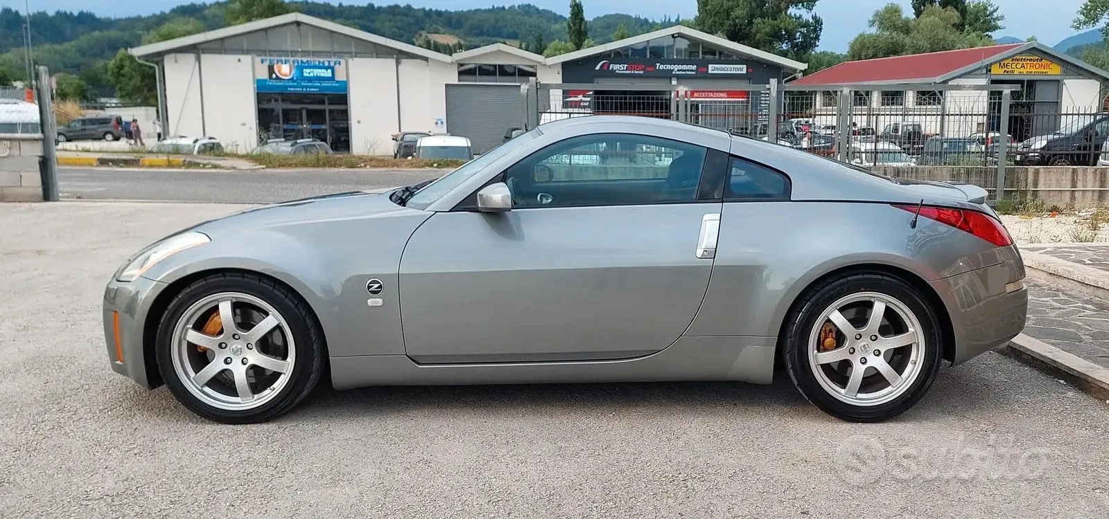 Nissan Z 2004 photo 2