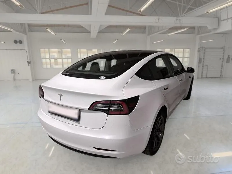 Tesla Model 3 2022 photo 4