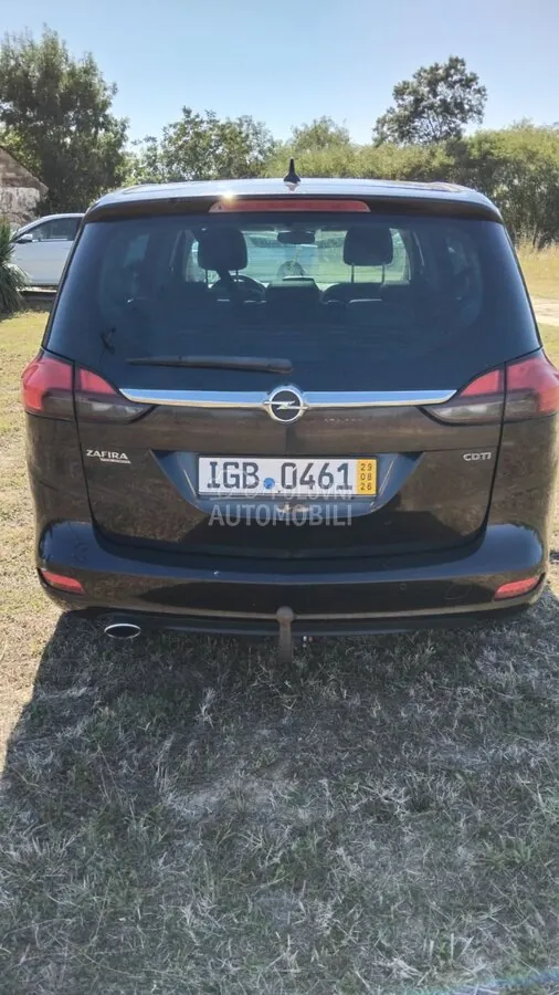 Opel Zafira 2012 photo 2