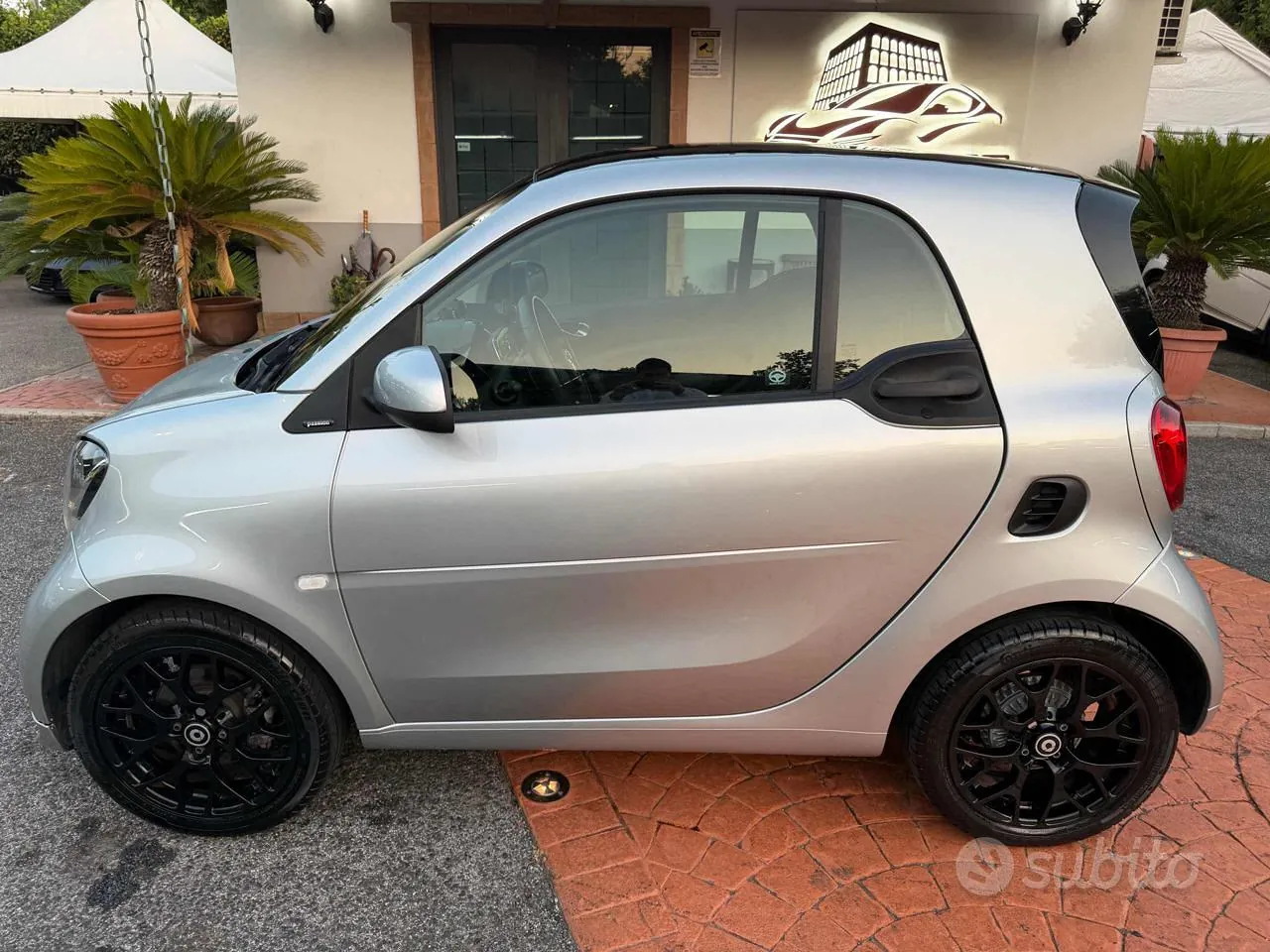 Smart Fortwo 2019 photo 2