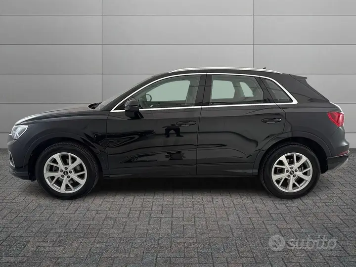 Audi Q3 2021 photo 2