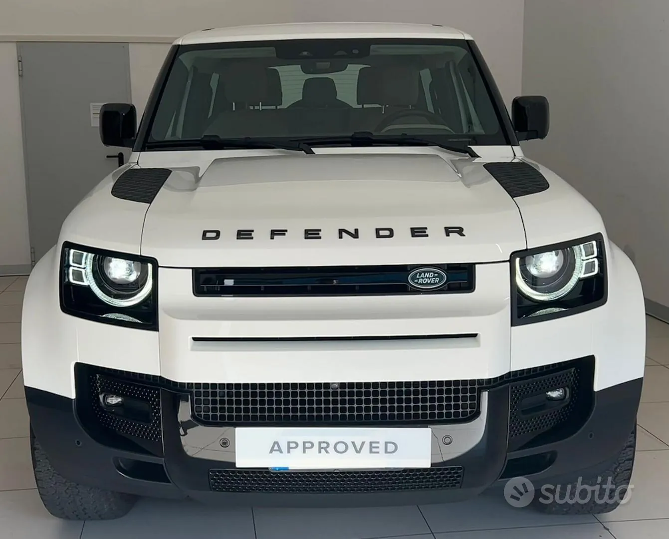 Land Rover Defender 2022 photo 2