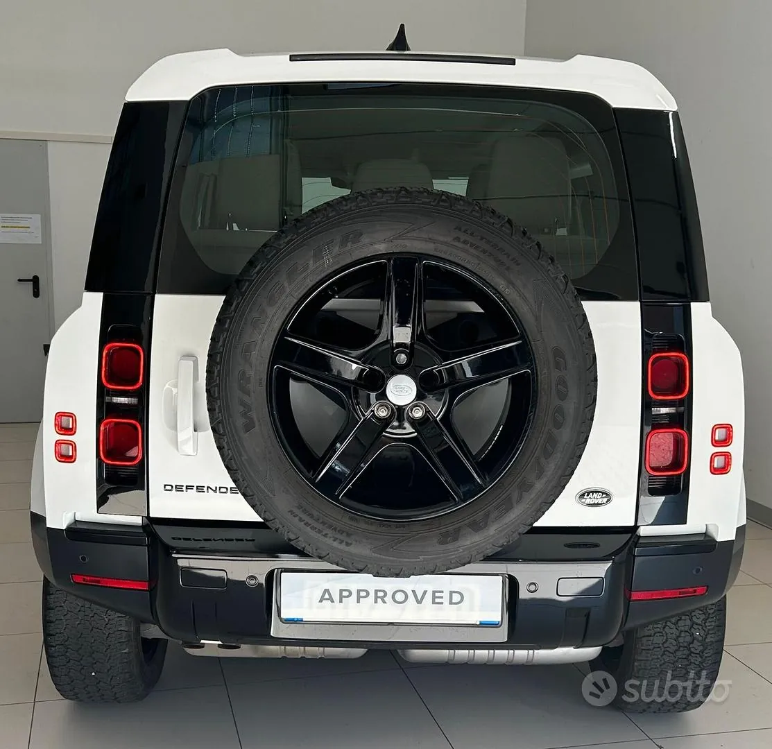 Land Rover Defender 2022 photo 5