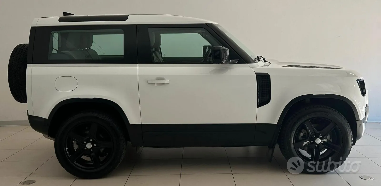 Land Rover Defender 2022 photo 3
