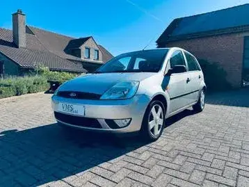 Ford Fiësta 2002 photo 3