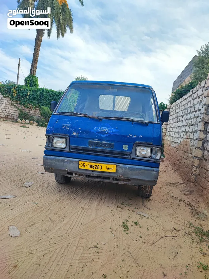 Mazda 2 1999 photo 4