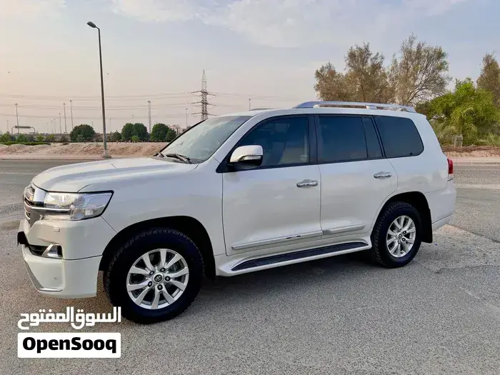 Toyota Land Cruiser 2018 photo 3