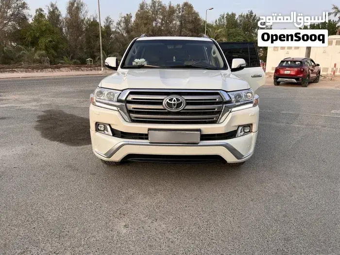 Toyota Land Cruiser 2018 photo 2