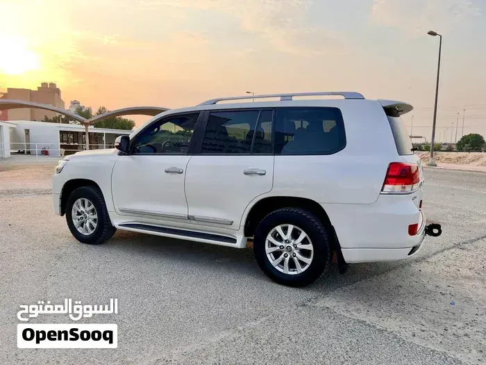 Toyota Land Cruiser 2018 photo 4