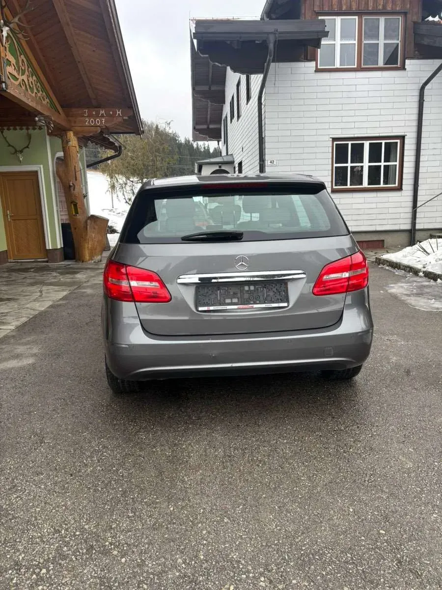 Mercedes-Benz B-Class 2013 photo 2