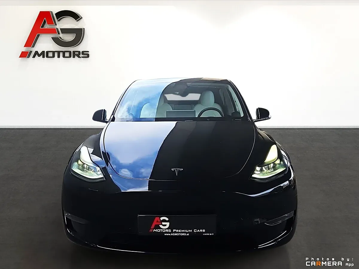 Tesla Model Y 2021 photo 2