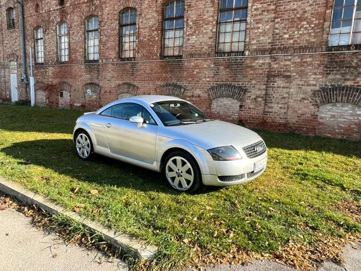 Audi Tt 1999 photo 2