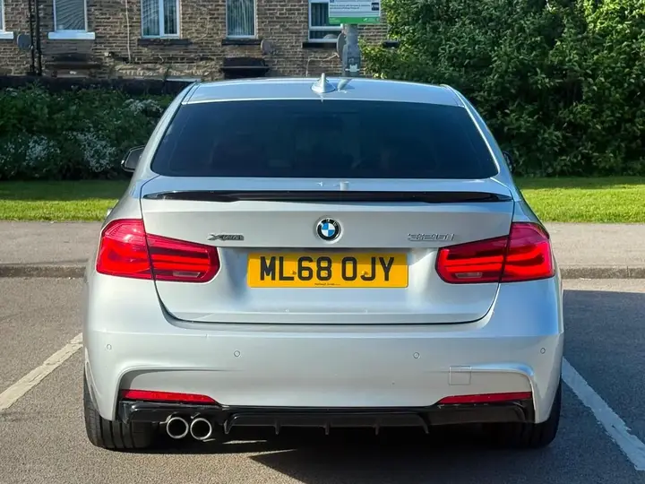BMW 3 Series 2018 photo 5