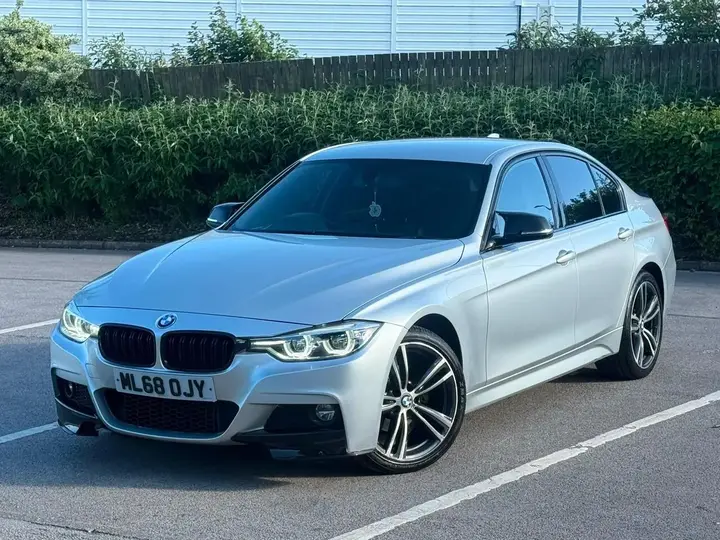 BMW 3 Series 2018 photo 3