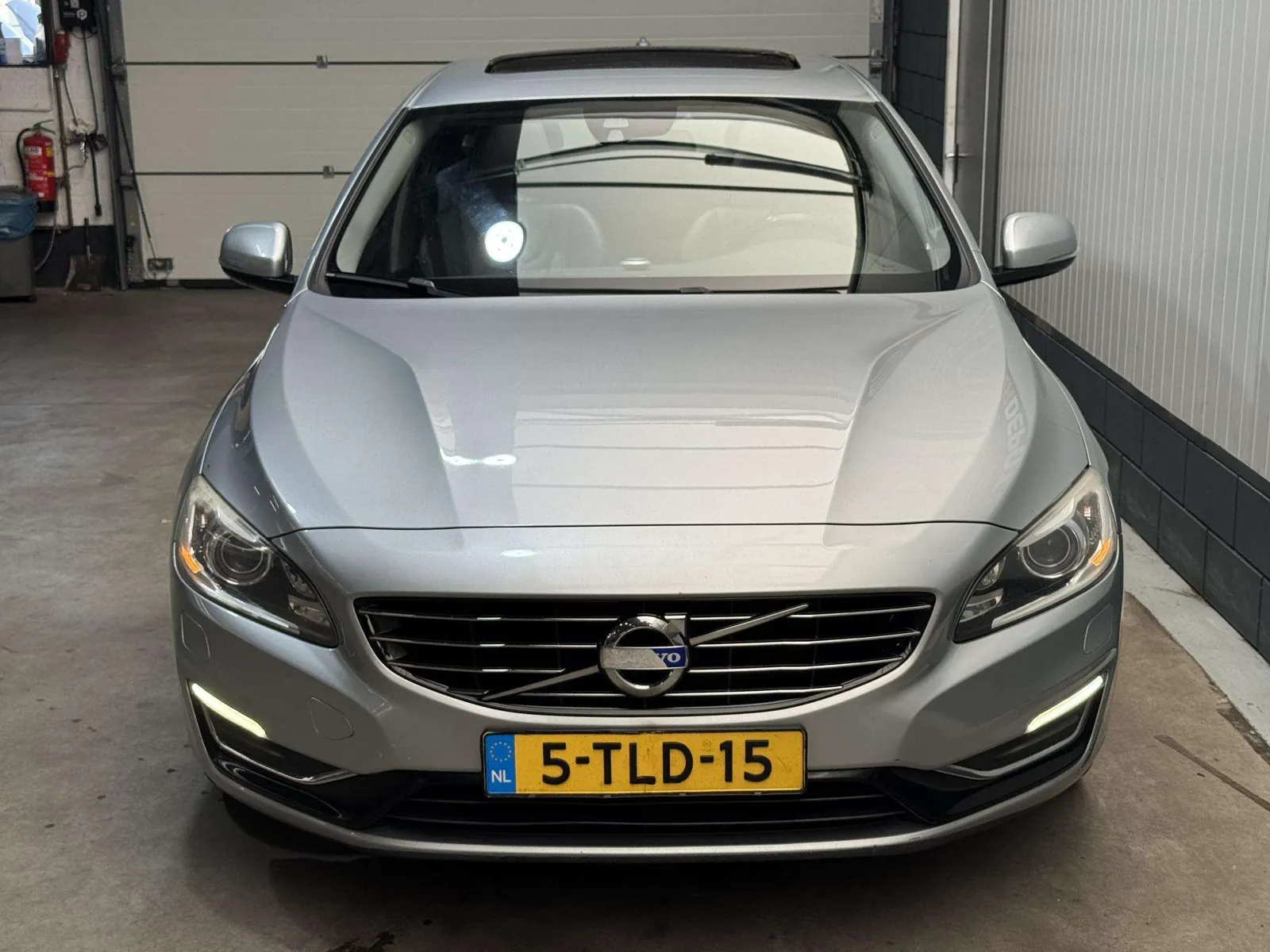 Volvo V60 2014 photo 2