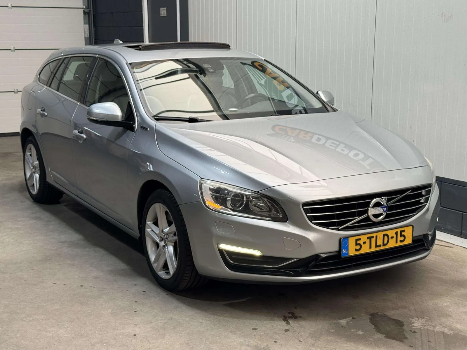 Volvo V60 2014 photo 3