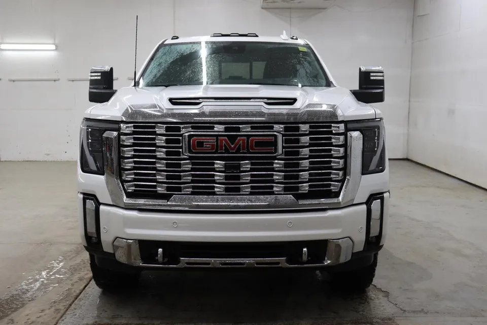 GMC Sierra 2500 2024 photo 2