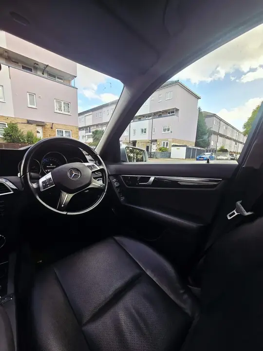 Mercedes-Benz C-Class 2012 photo 3