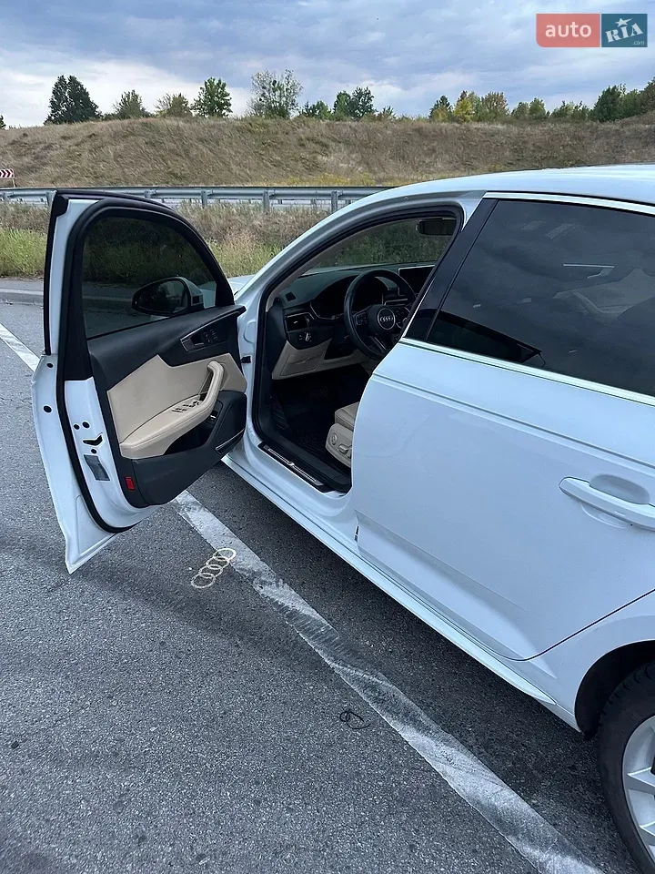Audi A4 2019 photo 3