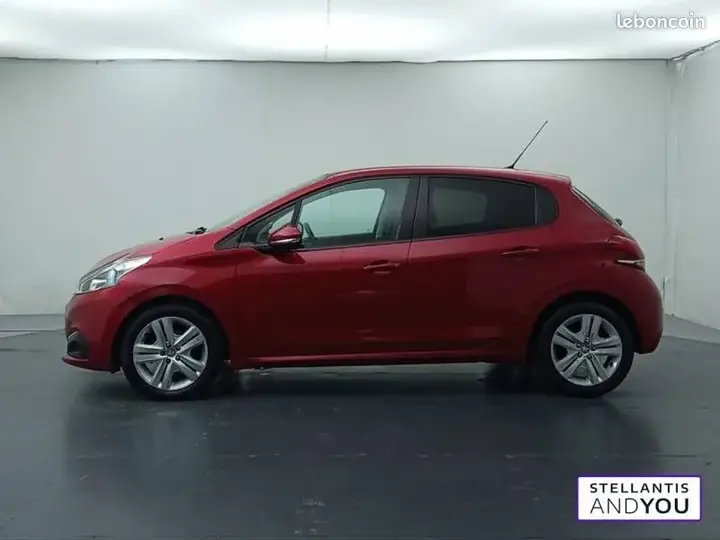 Peugeot 208 2018 photo 2