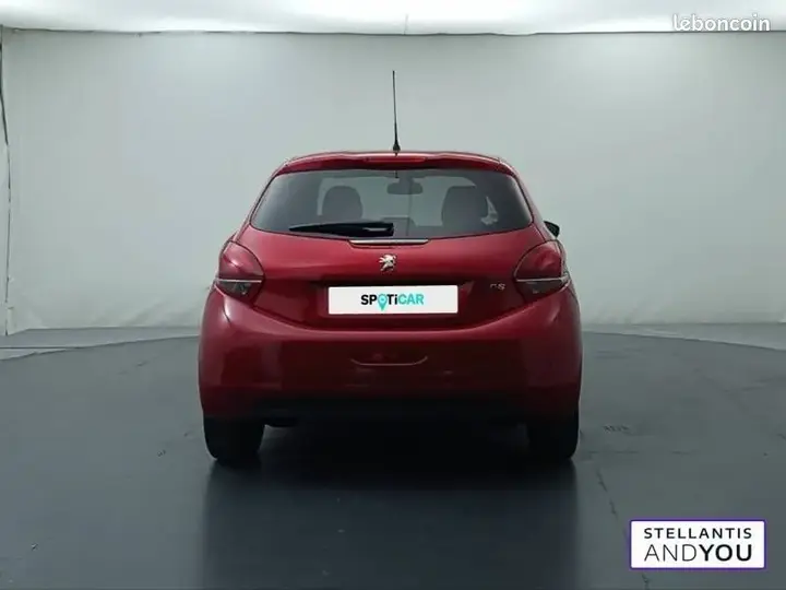 Peugeot 208 2018 photo 4