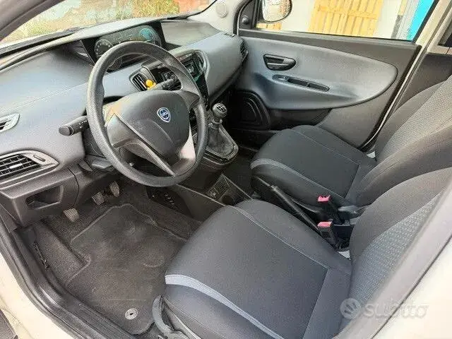 Lancia Ypsilon 2017 photo 5