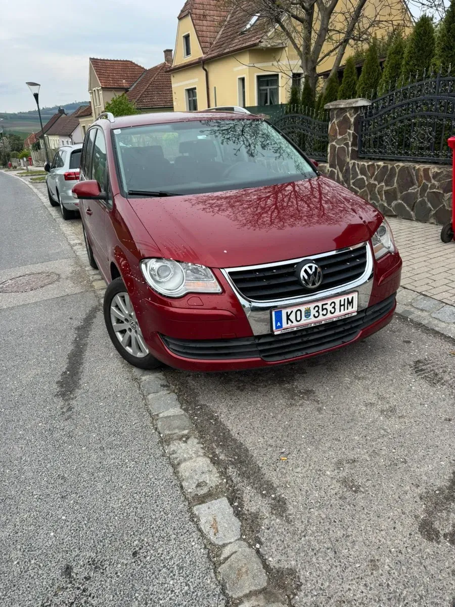 Volkswagen Touran 2007 photo 2
