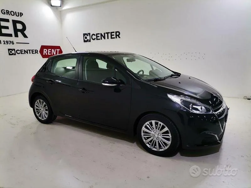 Peugeot 208 2017 photo 3