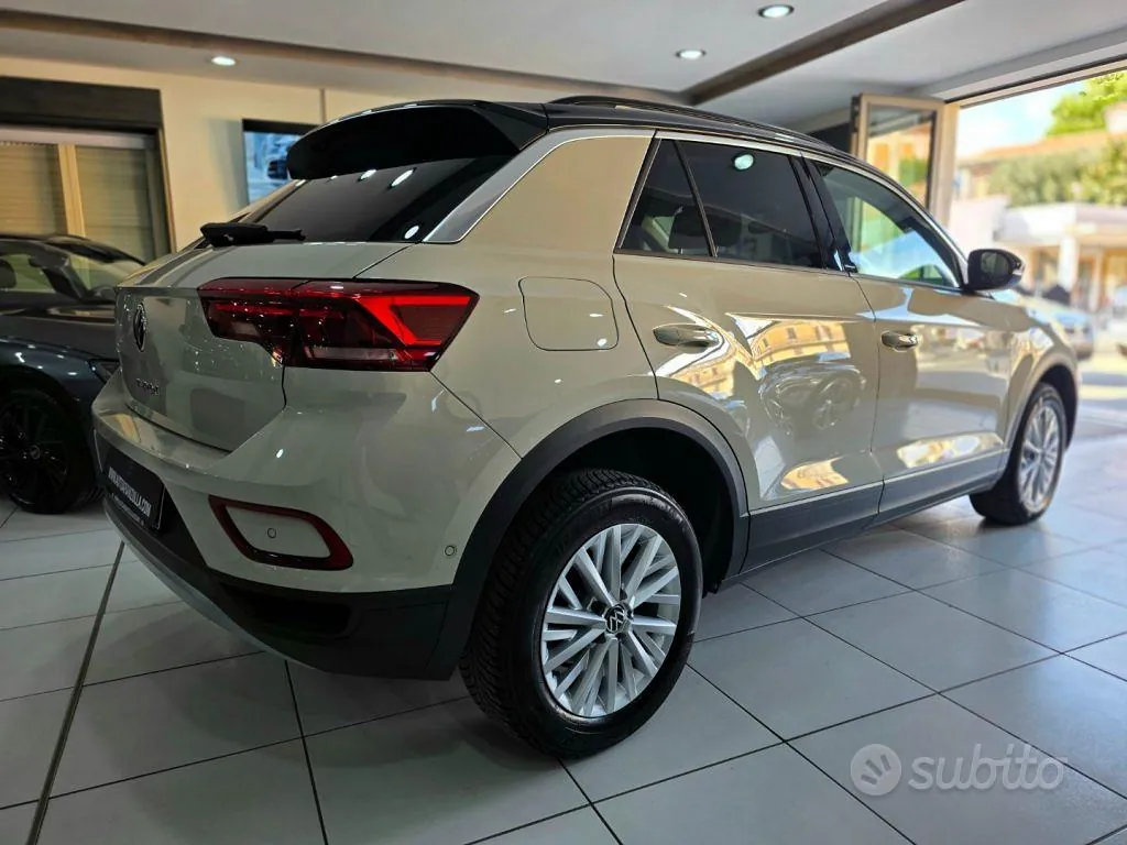 Volkswagen T-Roc 2023 photo 4