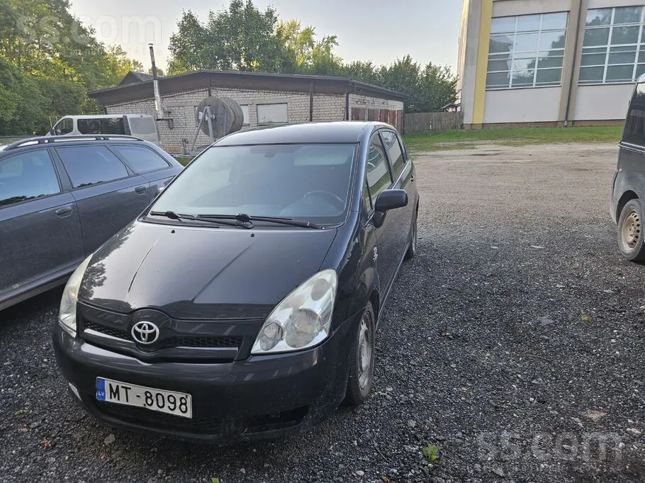 Toyota Corolla Verso 2005 photo 3