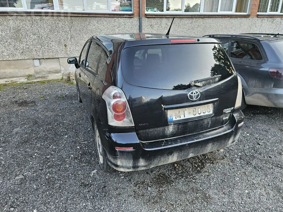 Toyota Corolla Verso 2005 photo 2