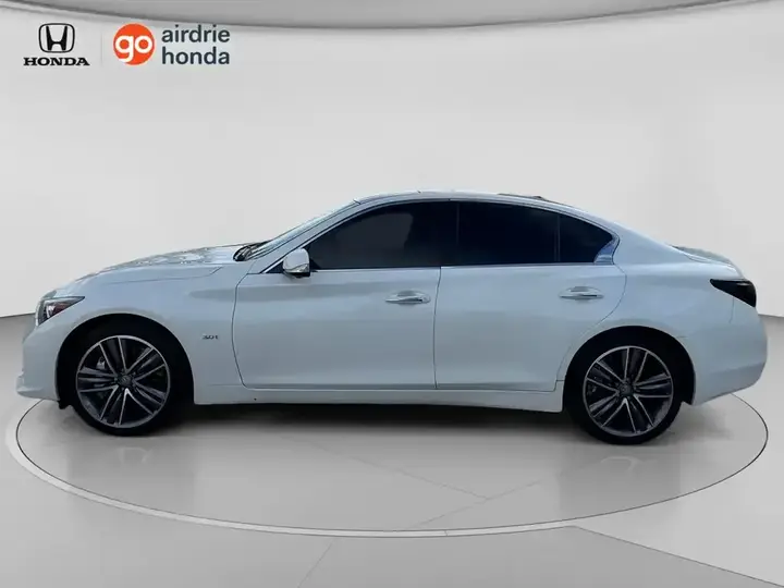 Infiniti Q50 2017 photo 2