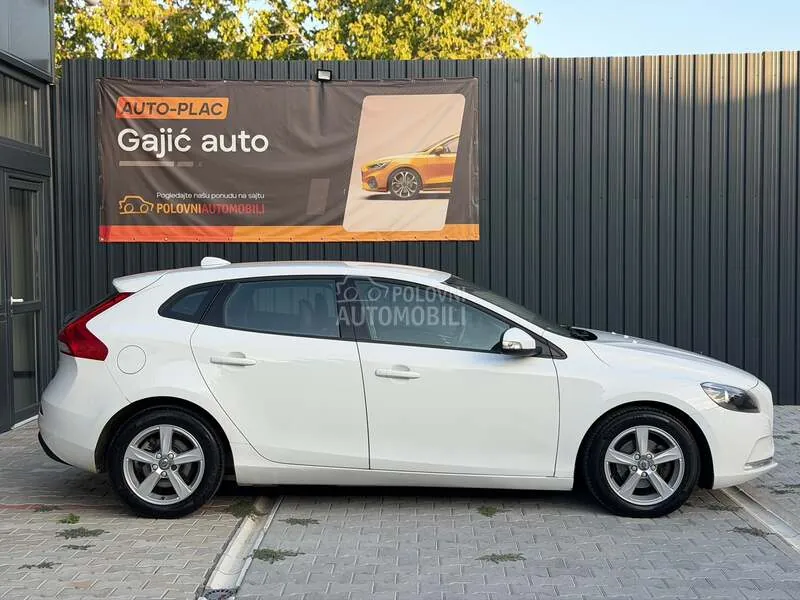 Volvo V40 2012 photo 4