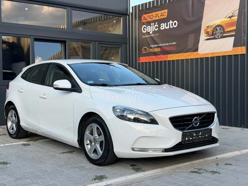 Volvo V40 2012 photo 3