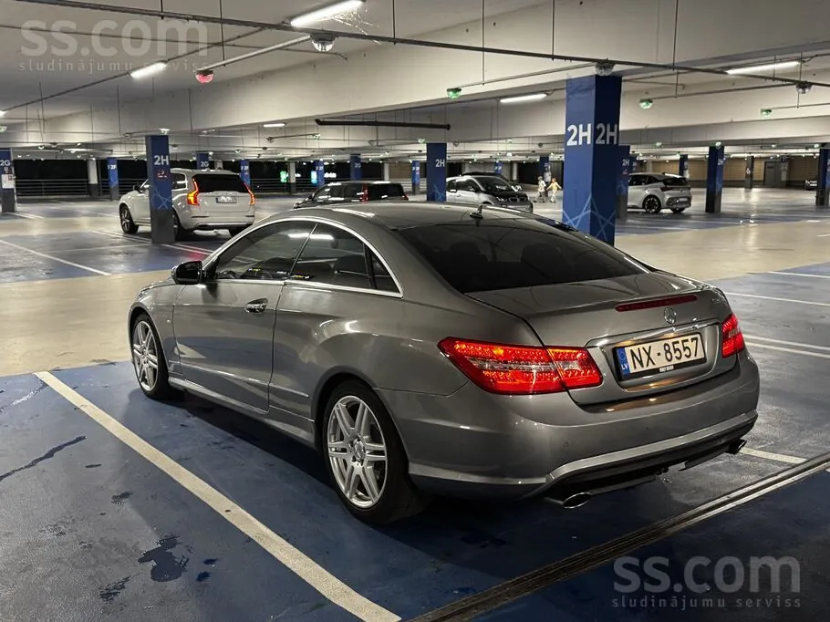 Mercedes-Benz E350 2009 photo 2