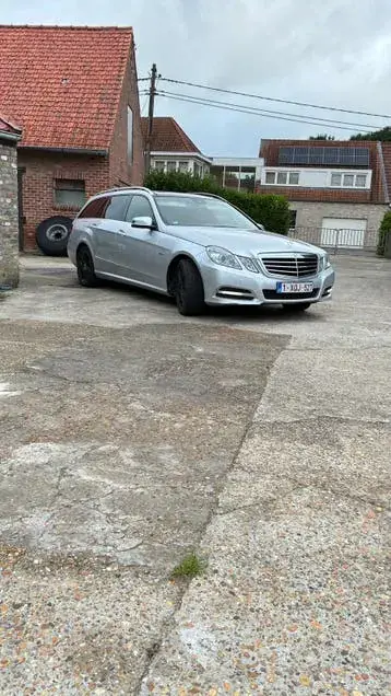 Mercedes-Benz E250