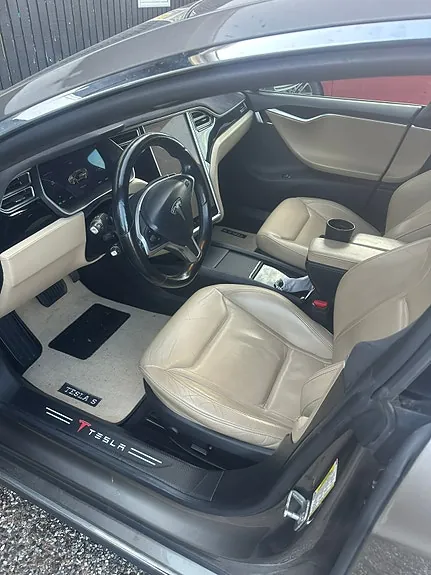 Tesla Model S 2015 photo 4
