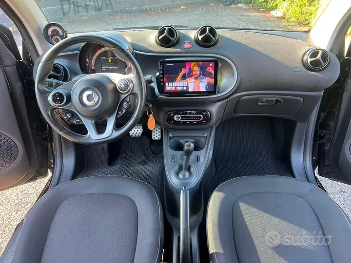 Smart Fortwo 2019 photo 4