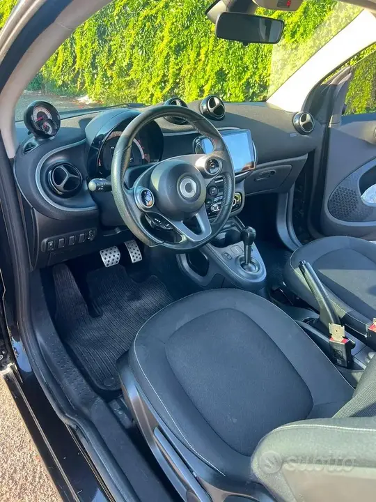 Smart Fortwo 2019 photo 3