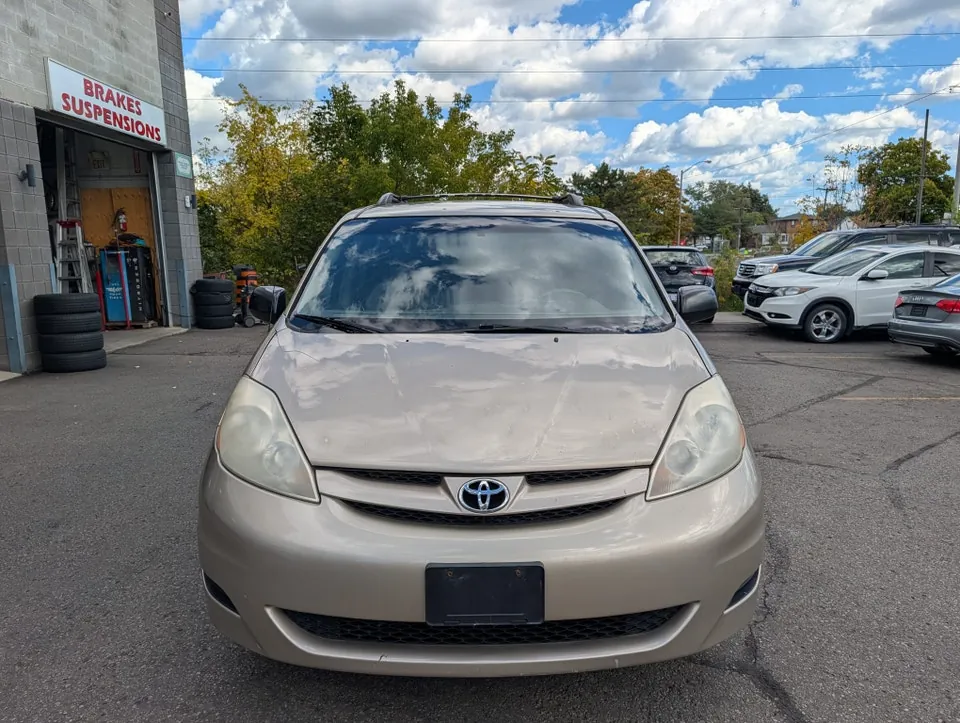 Toyota Sienna 2007 photo 2
