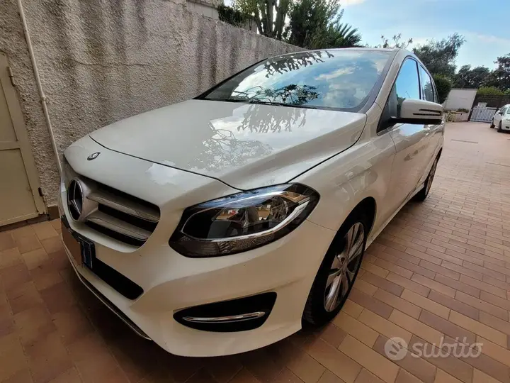 Mercedes-Benz B180D