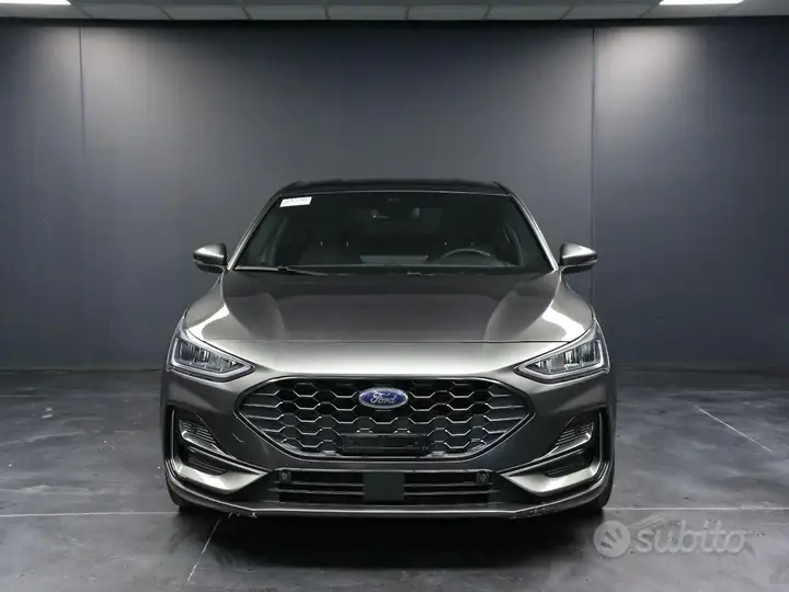 Ford Focus 2025 photo 2