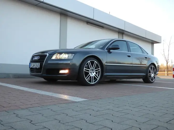 Audi A8 2008 photo 2