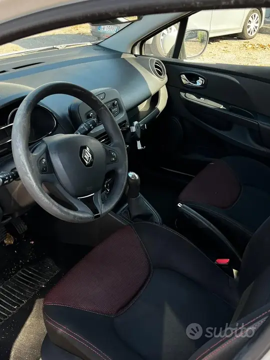 Renault Clio 2012 photo 3