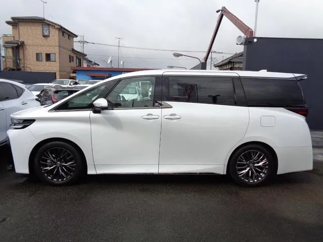 Toyota Verfasia Hybrid Z 2024 photo 5