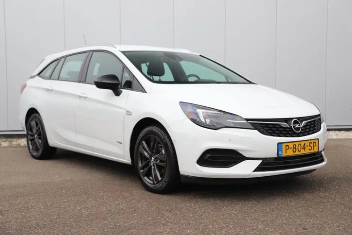 Opel Astra 2022 photo 3
