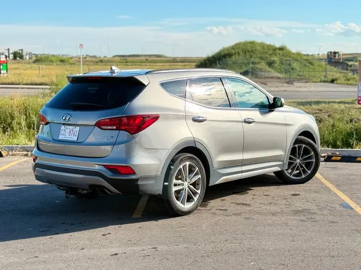 Hyundai Santa Fe 2017 photo 2