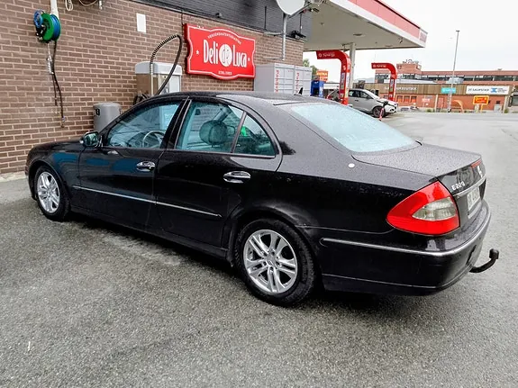 Mercedes-Benz E220 D 2007 photo 4